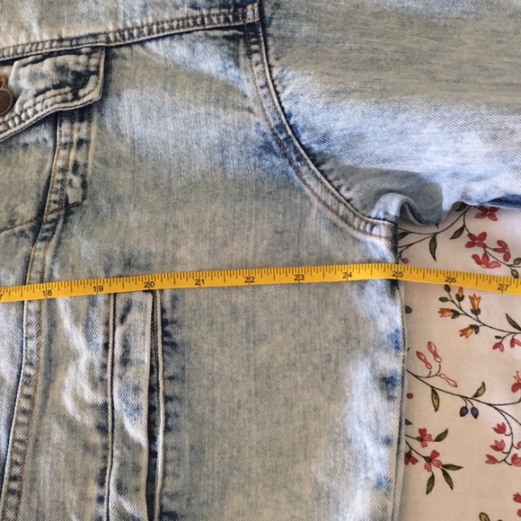 H&M TREND Oversized Snowflake Wash Denim Jacket - Picture 10 of 16